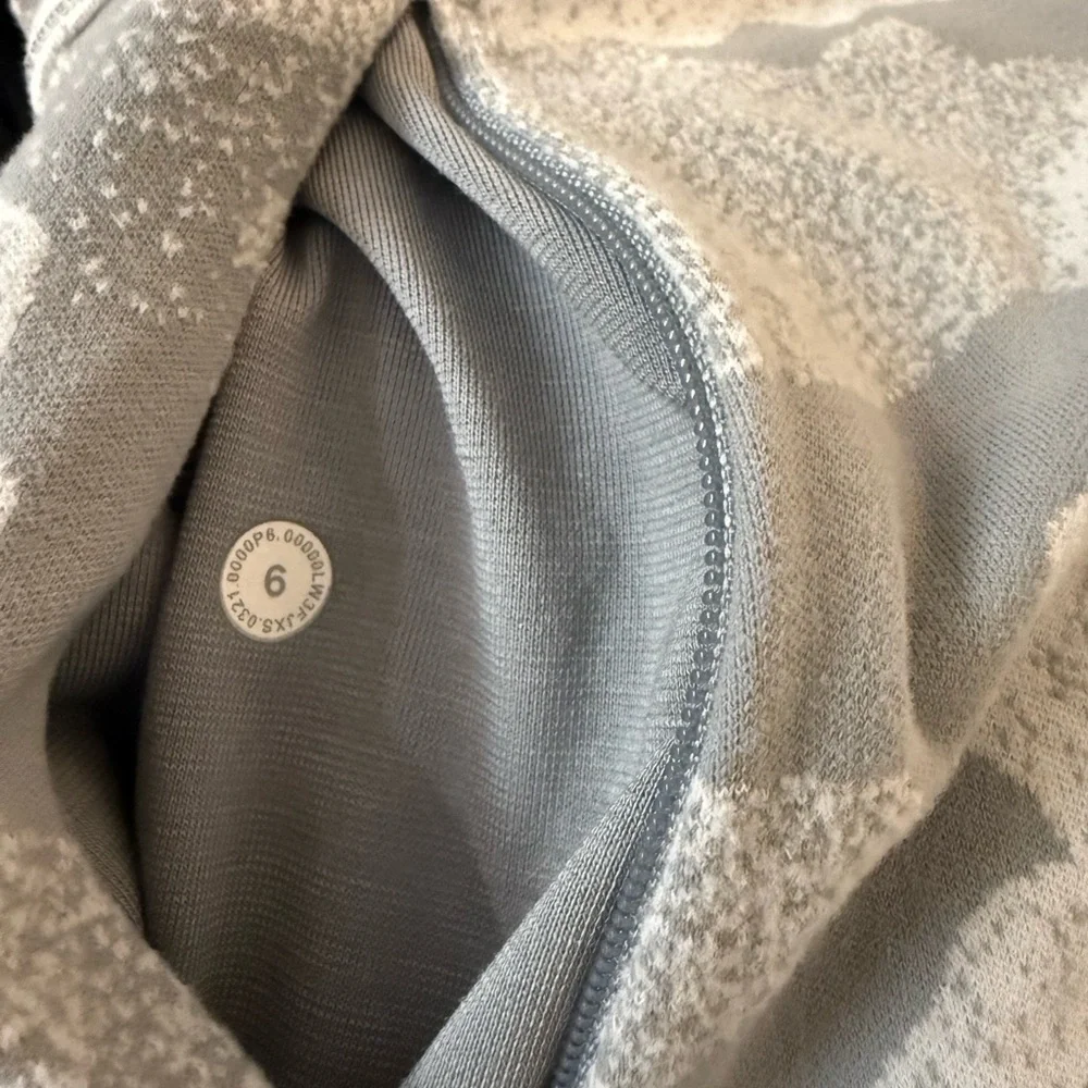 LULULEMON Close to Crossing Top Size 6 - Picture 6 of 9
